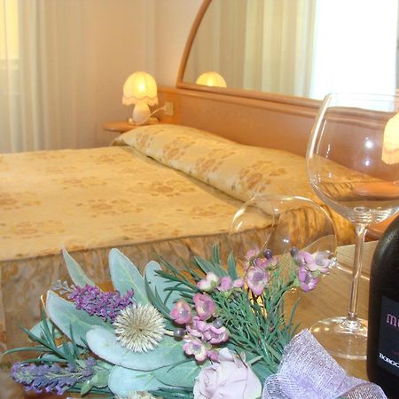 Hotel Villa Luisa Lignano Sabbiadoro Kültér fotó