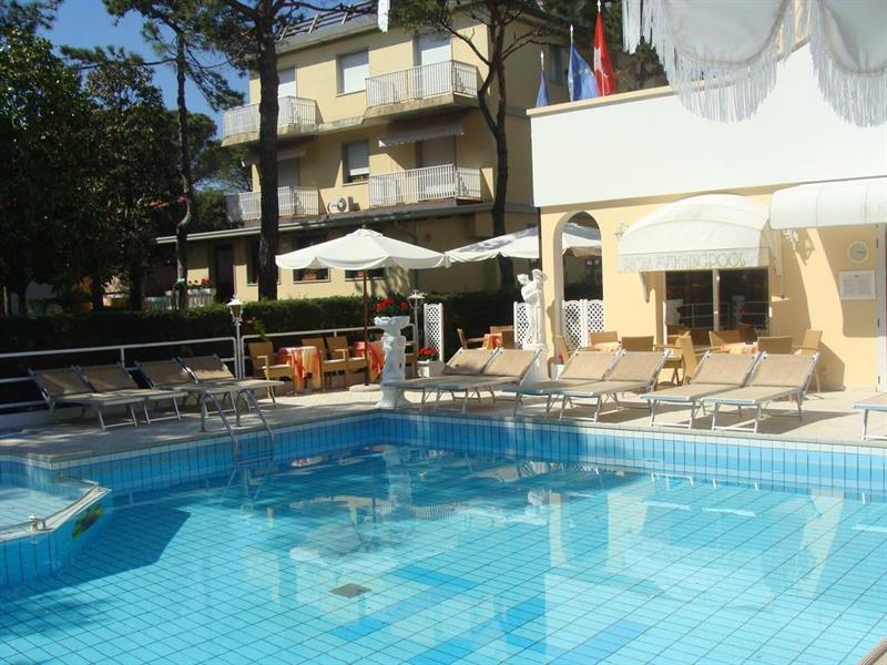 Hotel Villa Luisa Lignano Sabbiadoro Kültér fotó