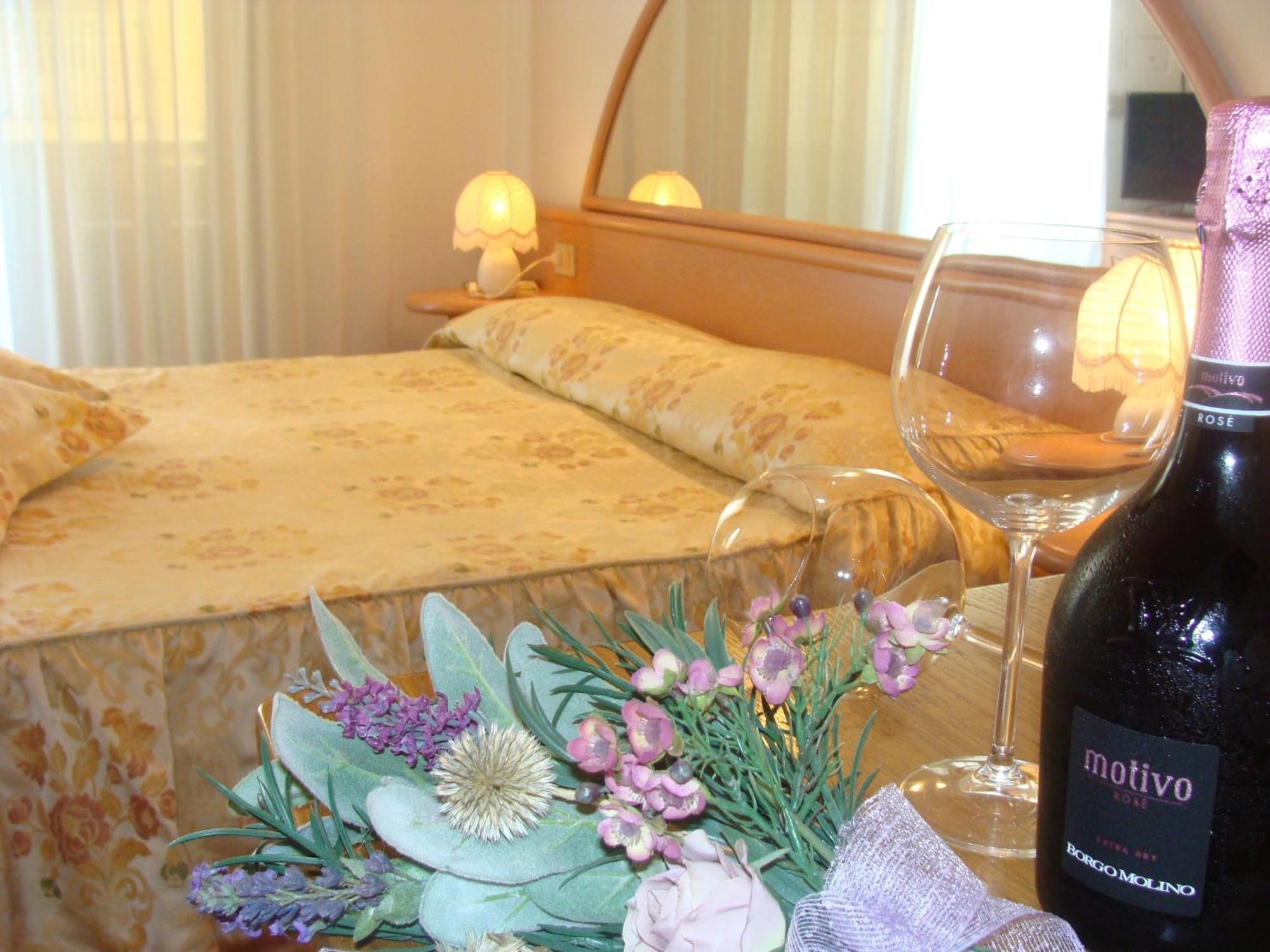 Hotel Villa Luisa Lignano Sabbiadoro Kültér fotó